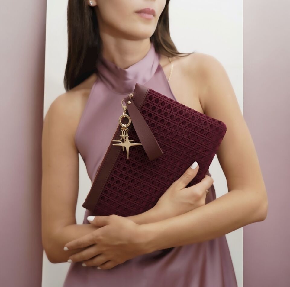 EYN236 - VELVET CHERRY