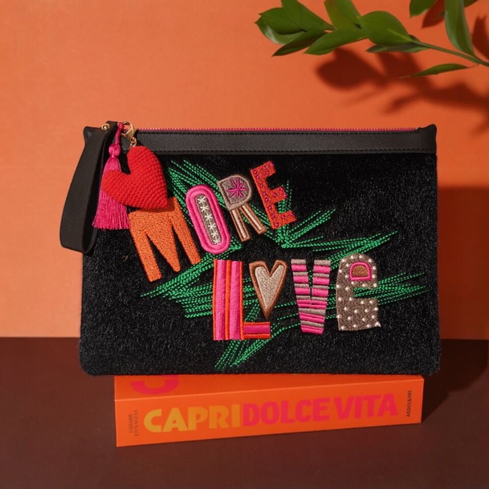 EYN243-MORE LOVE
