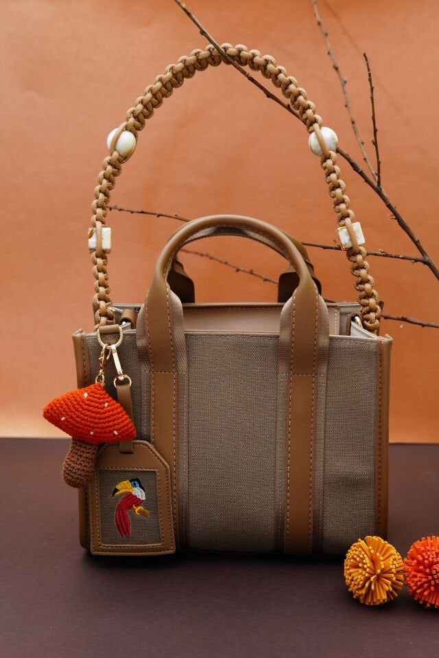 EYC002 - CITY BAG MEDIUM TAUPE